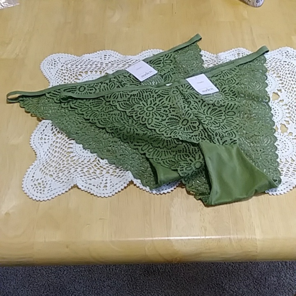 Auden Intimates Cheeky Lace  Thongs bundle, size large